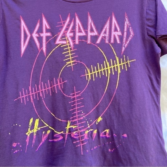 Def Leppard By Goodie Two Sleeves Purple Cropped Top, Size XS - Picture 2 of 4